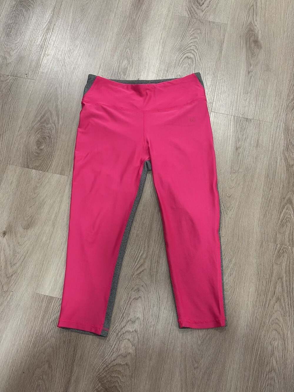 VOGO Athletica Leggings Size S Pink Gray Capri Yoga Pants